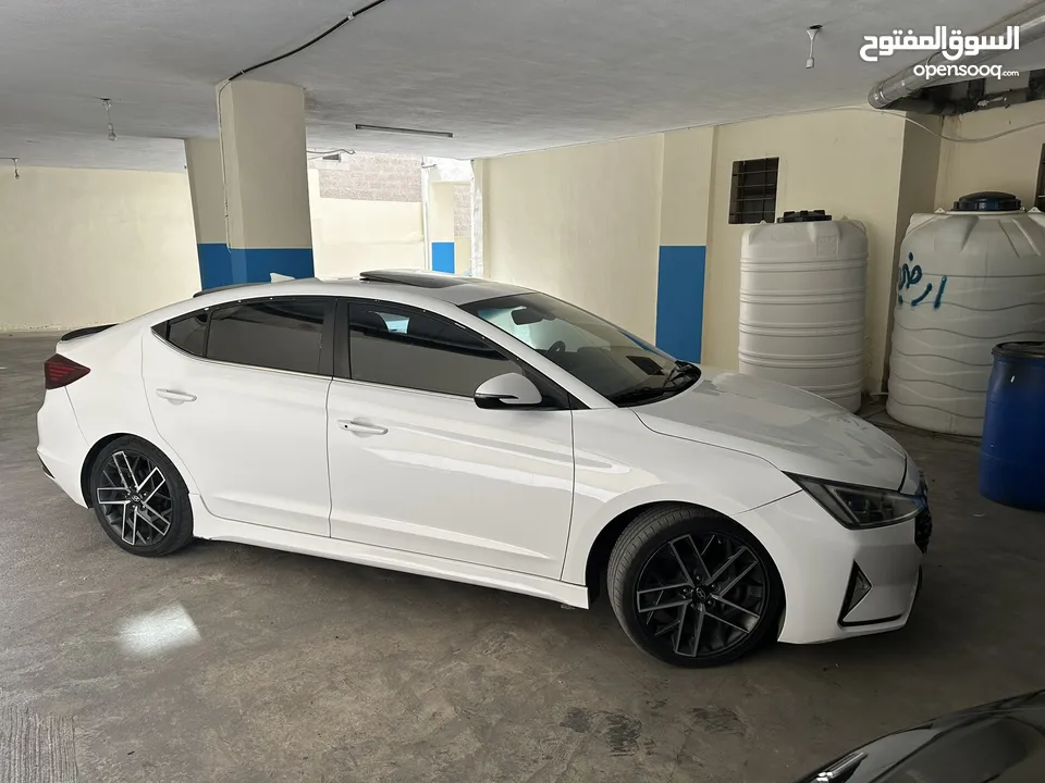 2019 Elentra Turbo.