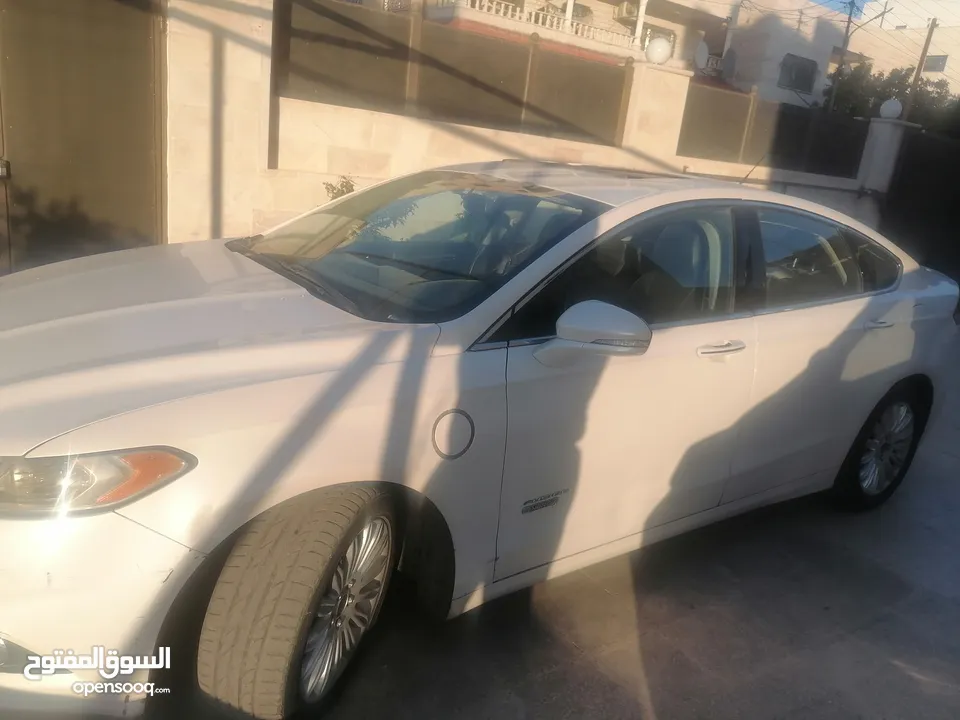 فورد فيوجن (تيتانيوم) فحص كامل دهان الوكاله دون اي حادث