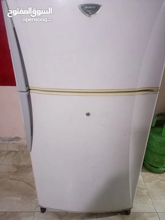 ثلاجة نظيفة للبيع