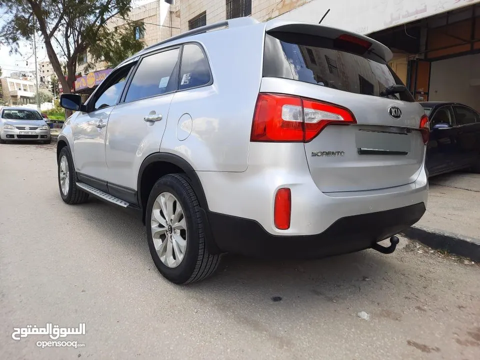 كيا سورينتو 2012