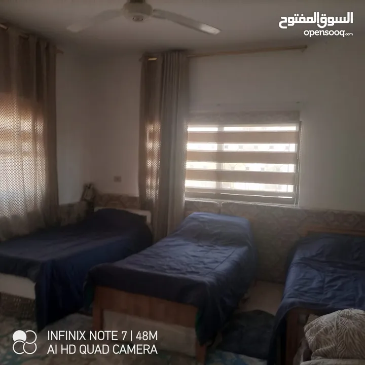 منزل بيت شقة مستقل للبيع مع حديقة وكراج وشرفة الزرقاء ضاحية البستان
