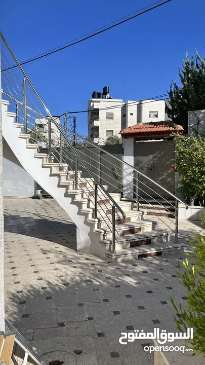 منزل طابقين للبيع