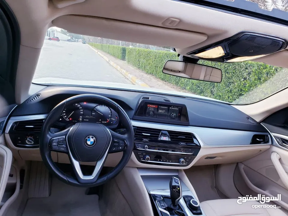 Urgent bmw 520i model 2019 Gulf very clean