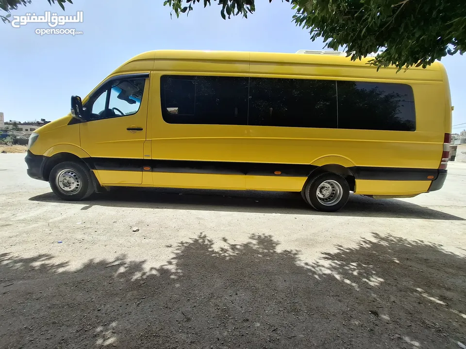 باص نقل طلاب روضة