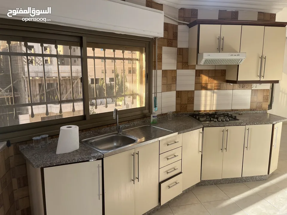 شقة طابق رابع مع روف في شفا بدران بجانب مدرسة نجمة الفريد للبيع
