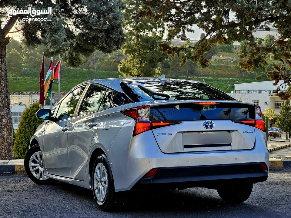 تويوتا بريوس 2019 بطارية ليثيوم - Toyota Prius - الاقساط عن طريق البنوك او شركات التسهيلات