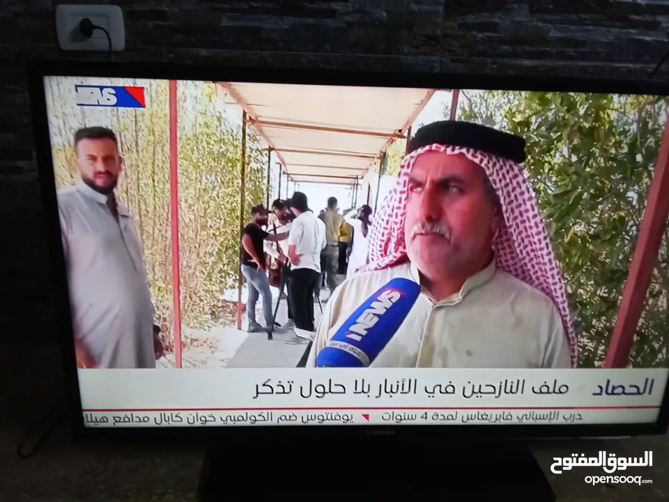 شاشه سامسونج فل hd استخدام بسيط جدا للبيع لا يوجد فيها اي نوع من المشاكل للبيع سامسونج