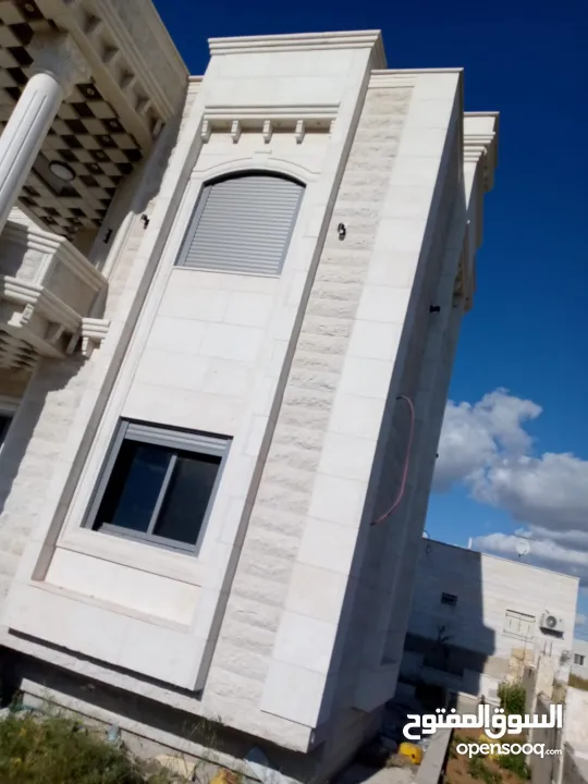 ڤيلا على جبل مشرف