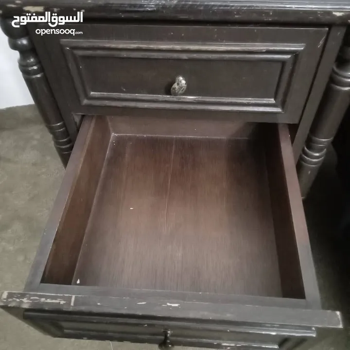 غرفه نوم لاتيه 18 بحاله جيده جدا سرير مع خزانة ودرجين وتسريحة مستعملة للبيع