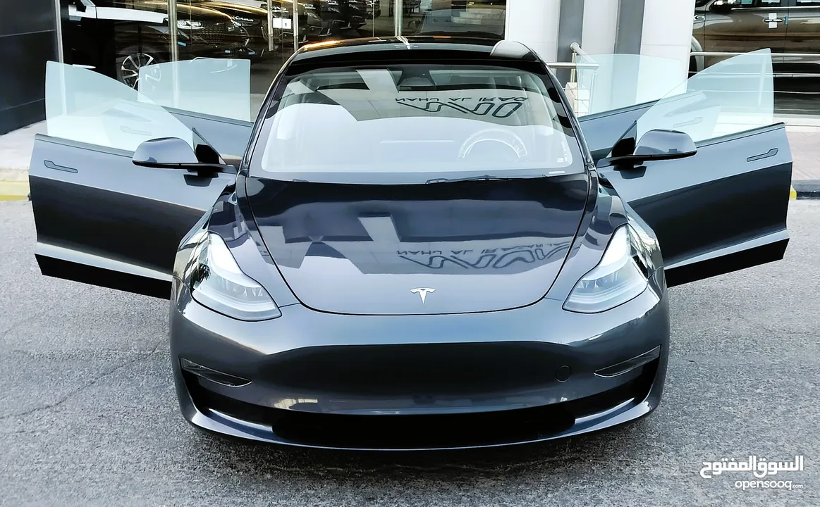 تيسلا 2023 MODEL 3 فحص كامل 4 جـيـد ممشى قليل 20 الف بحالة الوكالة لون فيراني مميز بسعر محرووق ولقطة