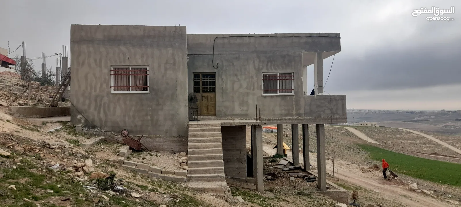 بيت في الحويه بالقرب من مدرسة البنات  للبيع