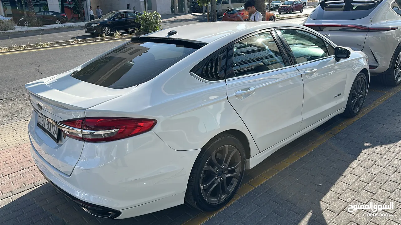Ford fusion 2017 se sport بسعر مغري فتحة سبورت