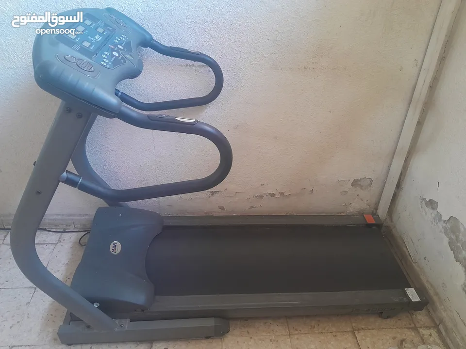 جهاز ركض بحاله جيده