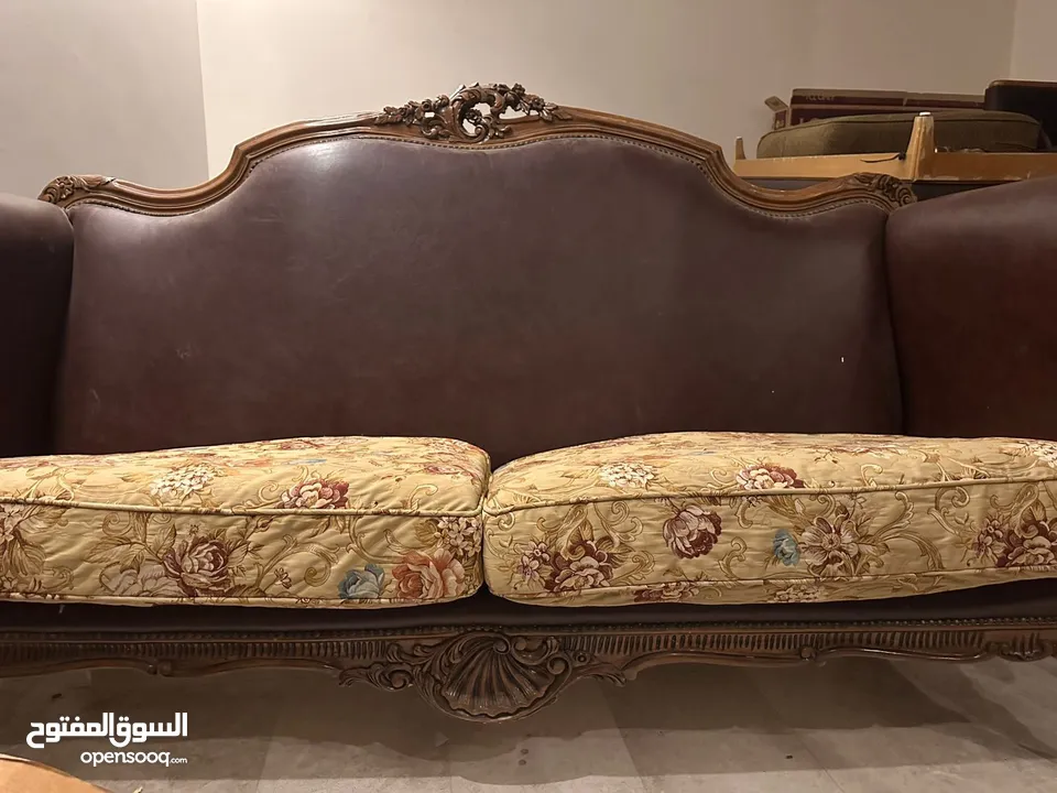 طقم اثاث غرفة صالون اشلي بحالة جيدة للبيع