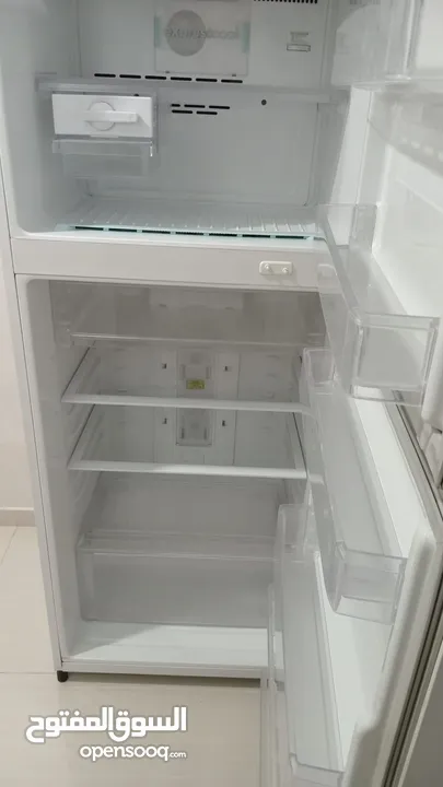 ثلاجة ال جي بابين لون ابيض بحالة الجديد