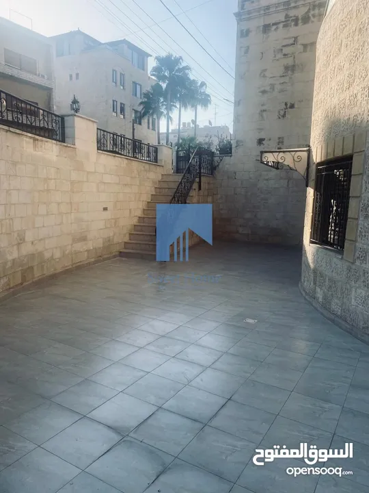 شقة مميزة للبيع في أم السماق الجنوبي - قرب جمعية خليل الرحمن 160م مع ترسات 90م