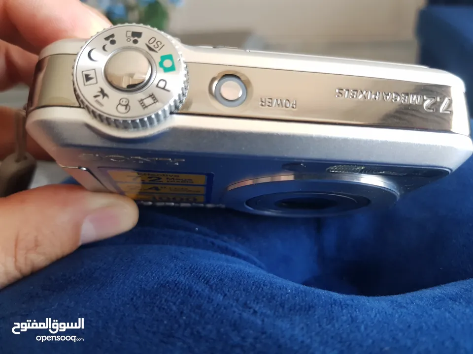 كاميرا سوني سايبر شوت 7.2 ميجا بيكسل 2.4 ال سي دي عالية الكفاءة استخدام بسيط جدا للبيع بسعر مغري...