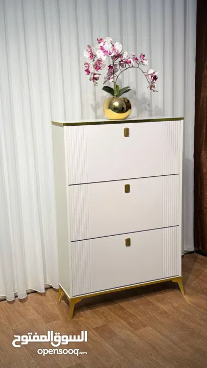 خزانة الأحذية الملكية – لمسة فخامة تغيّر مدخل بيتك بالكامل مش مجرد خزانة... هاي قطعة ديكور راقية