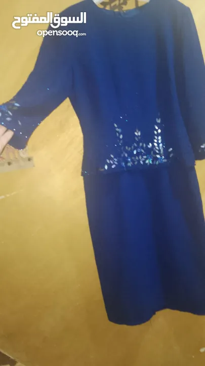 فساتين للبيع كل فستان 20 ليره السعر