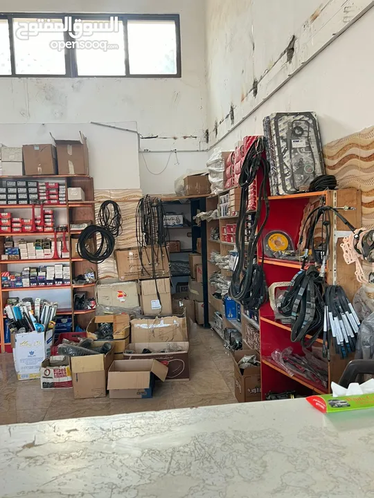محل قطع سيارات للبيع كامل