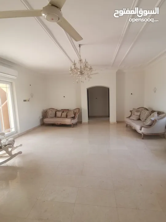 For Rent 3 Bhk +1 Villa In Al Hail North   للإيجار فيلا 3 غرف نوم + 1 في الحيل الشمالية