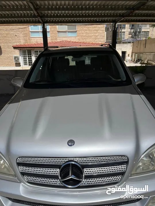 مرسيدس ML 350 موديل 2005 – بحالة ممتازة وعداد 172000 كم فقط ولم تُستخدم كثيرًا