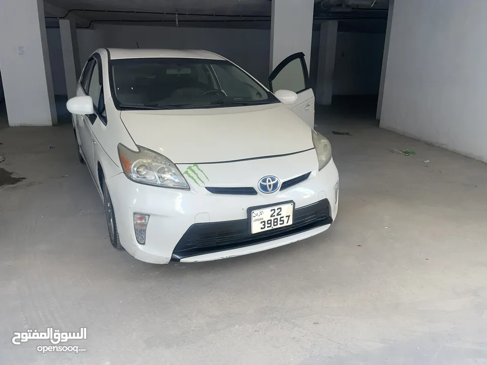 تويوتا بريوس بيرسونا مميزة 2013 للبيع كاش فقط
