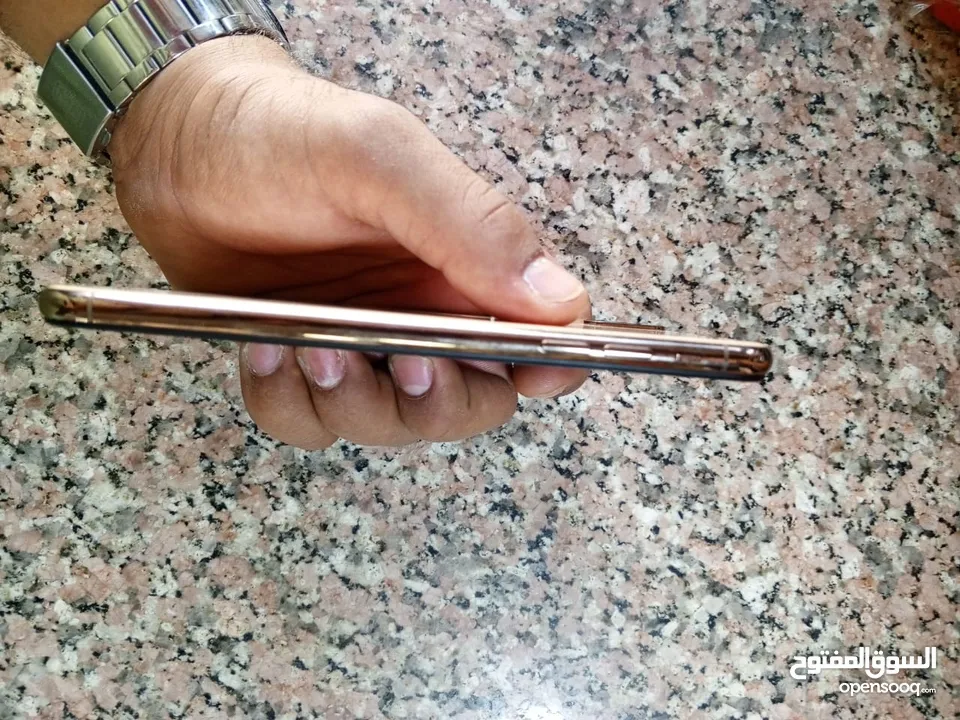ايفون XS MAX للبيع