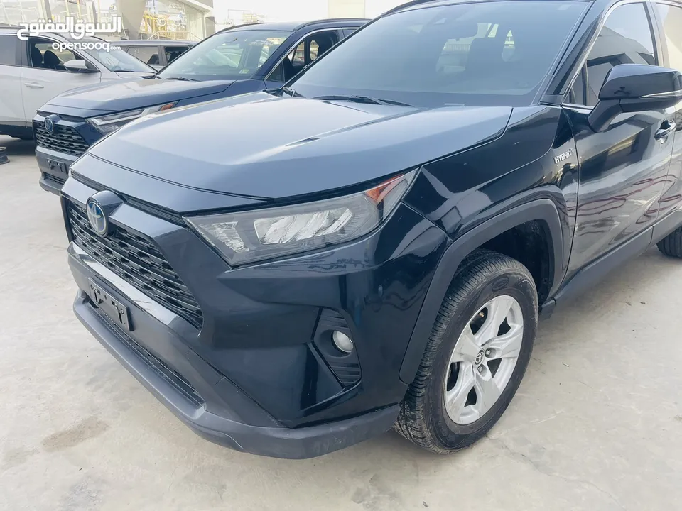 2021 TOYOTA RAV4, LE  بطاريه ليثيوووم السياره توب نضافه بصلاه على النبي