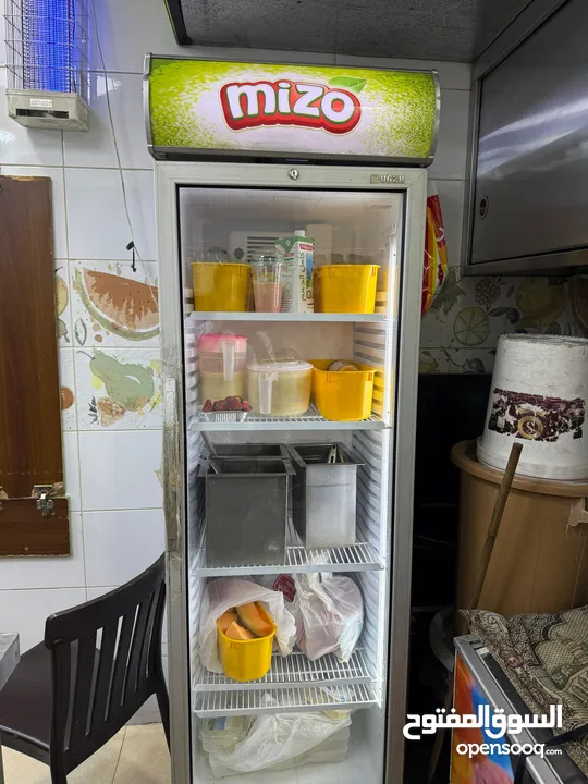 اعلان بيع عده محل عصائر