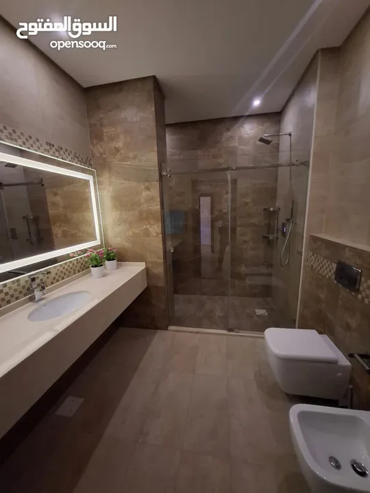 شقة طابقية فاخرة نصف مفروشة - الروابي (عمارة عائلية) Luxury Semi-Furnished Apartment for Rent