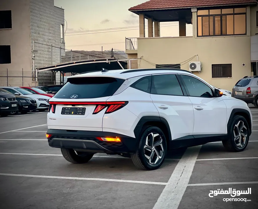 هونداي توسان /2022 فل الفل بدون فتحة سقف  2x4 ///240Hp بنزين + كهرباء  ( Haybrid) 1600cc