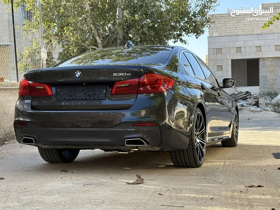BMW 530e  E drive  Individual