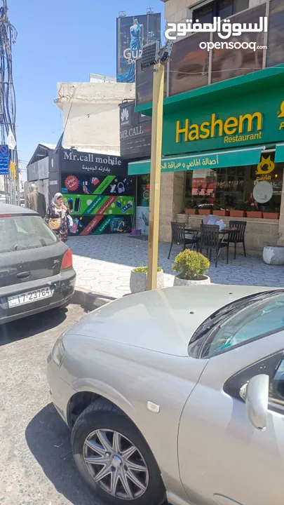 محل للبيع بنص السوق والحركة بسعر مغري جدا بداعي عدم التفرغ وفرصة لسفر بجانب مطعم هاشم السياحي