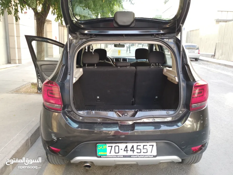 رينو جيب stepway شهري اسبوعي فقط فل كامل
