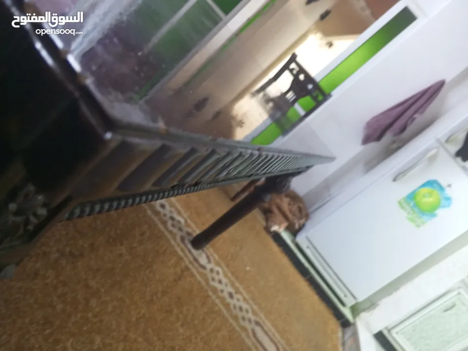 طاولة سفره مستخدمه استخدام بسيط