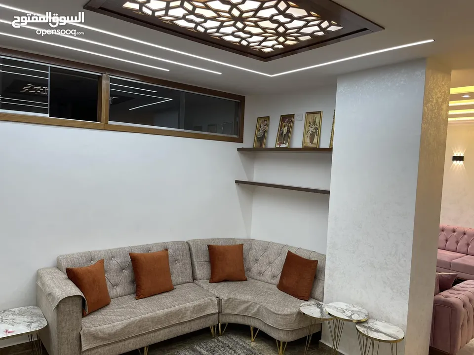 روف للايجار مفروش بالكامل في اجمل مناطق البيرة التواصل مع المالك مباشرة دون عمولة (1250) دولار