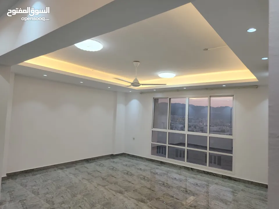 شقة للايجار في بناية جوهرة القرم-Apartment for Rent in Jawharat Al Qurum Building