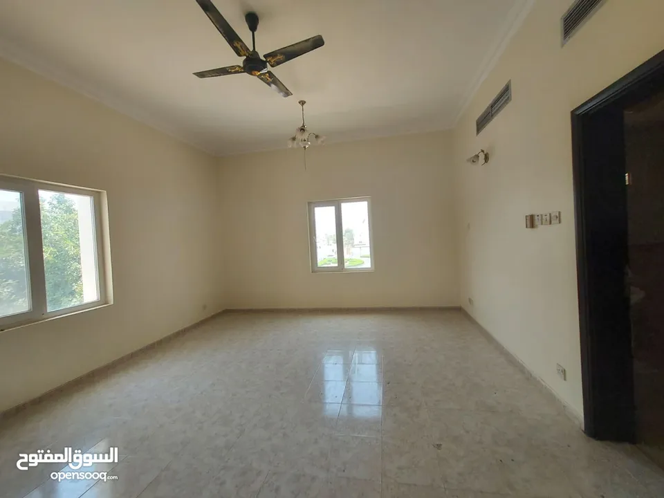 10 Bedrooms Villa for Rent in Shatti Al Qurum REF:817R