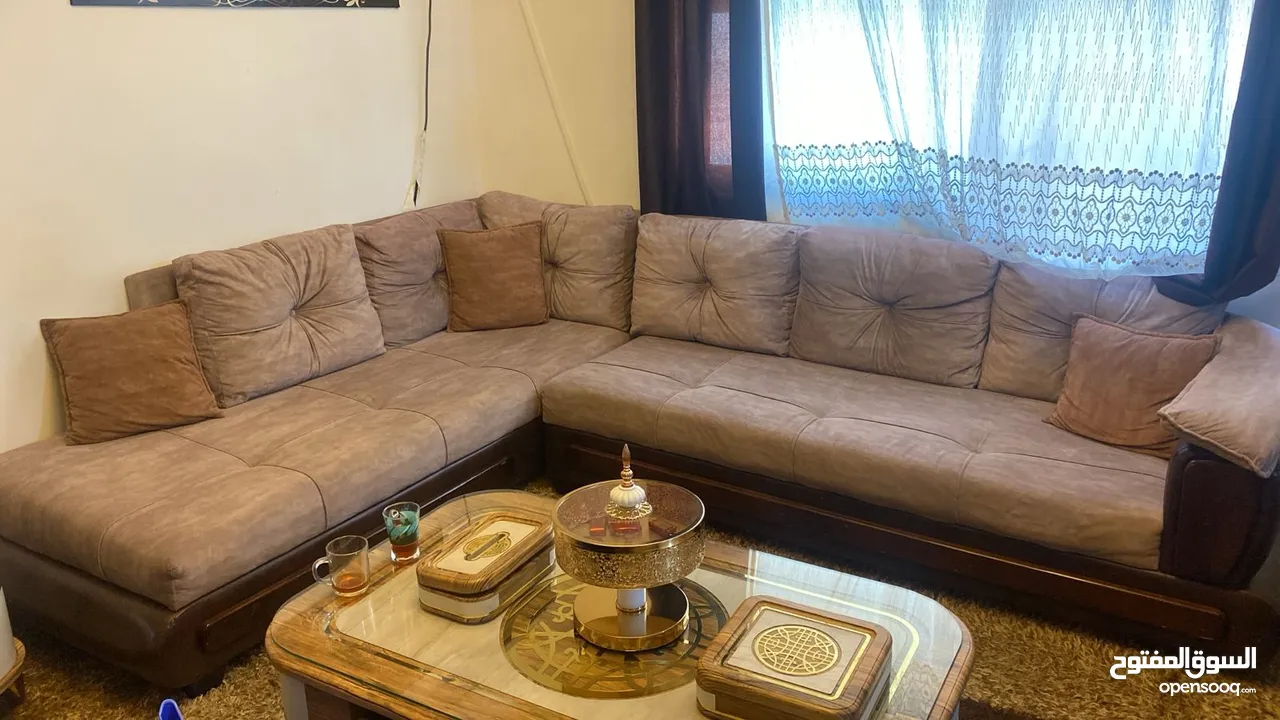 اثاث فاخر للبيع بسعر مغري