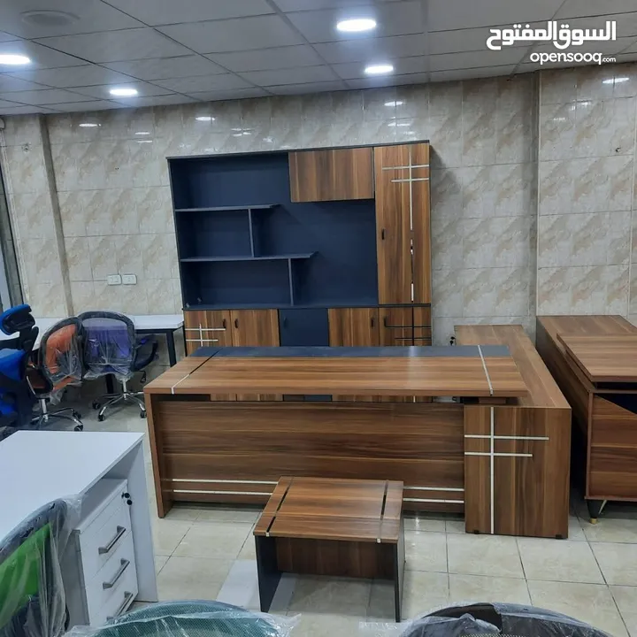 مكتب اداري 160*80 مع جانبية وطاولة وسط تفصيل خشب مستورد بسعر المنصع واعلى جودة وأقل الاسعار