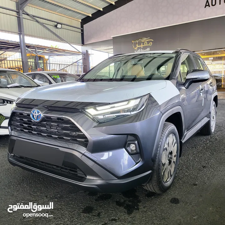 TOYOTA RAV4 XLE PREMIUM -2023