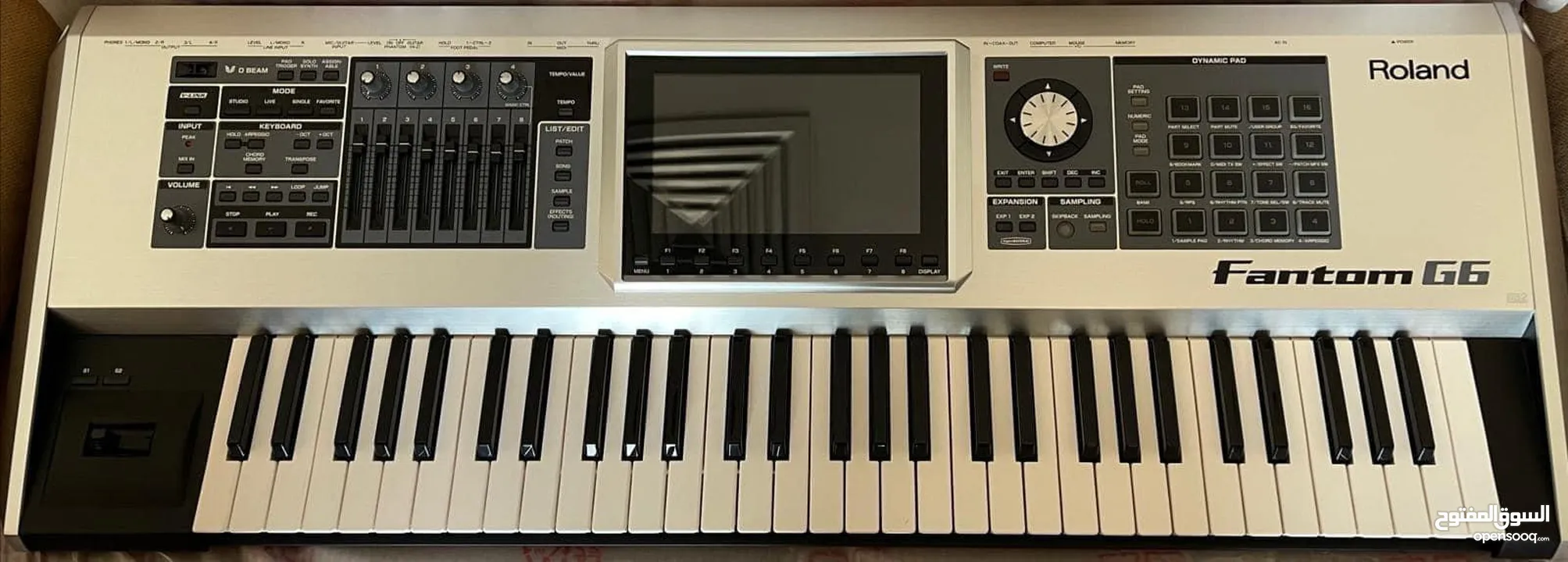 Roland Fantom G6 workstation keyboard