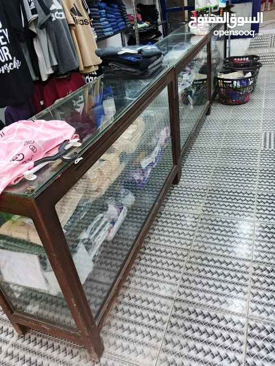 مالكنات مع هوكات مع رفوف العرض مع بتارين