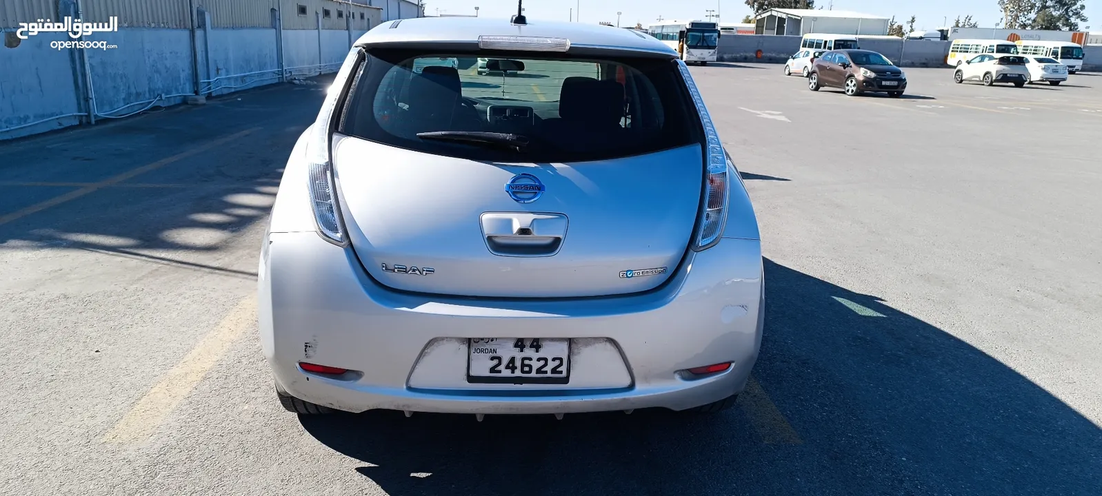 NISSAN LEAF 2017