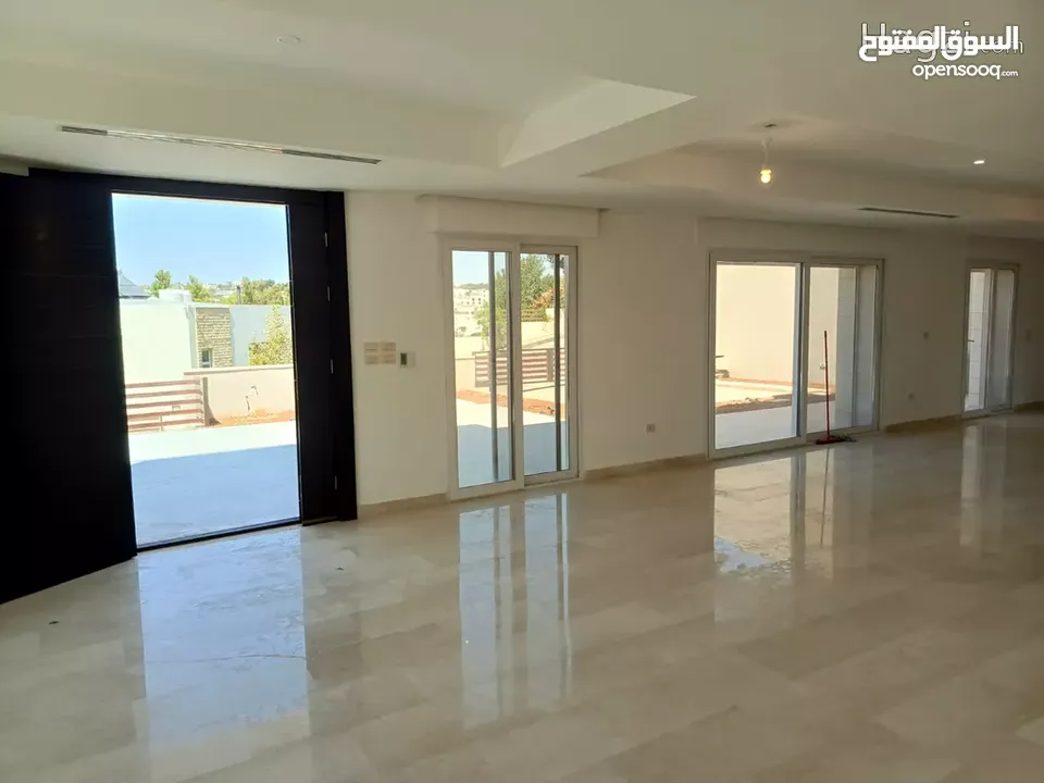 فيلا غير مفروشة للايجار في منطقة دابوق ( Property 37964 ) سنوي فقط