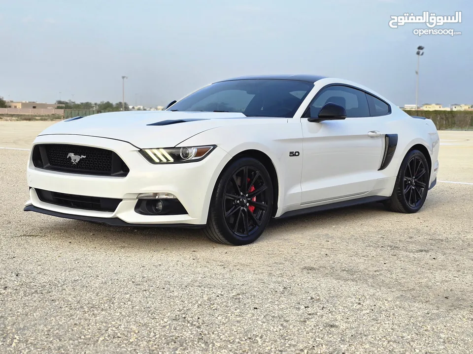 2017 Ford mustang GT premium v8