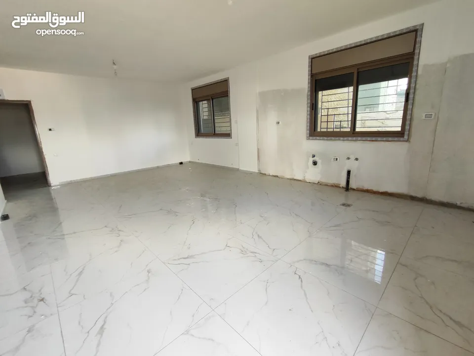 عااااججلل ششقة مع حححديقةةة غير مفروش للإيجار في عين مصباح