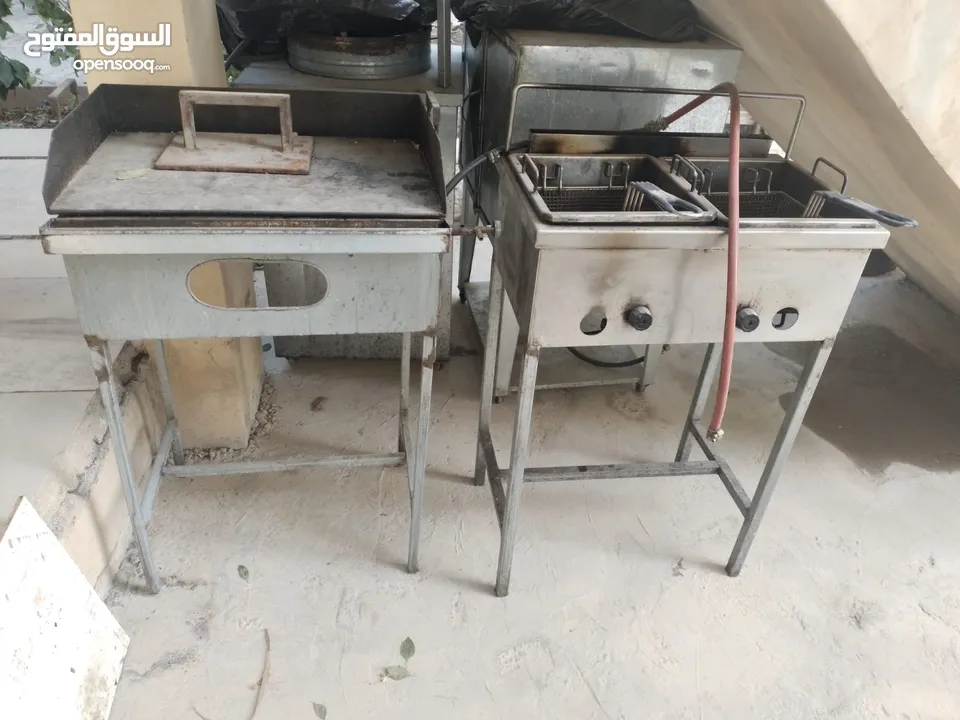 عدة مطعم شعبي للبيع بسعر مغري
