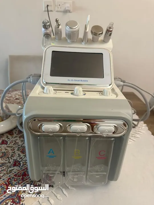 Hydra facial machine